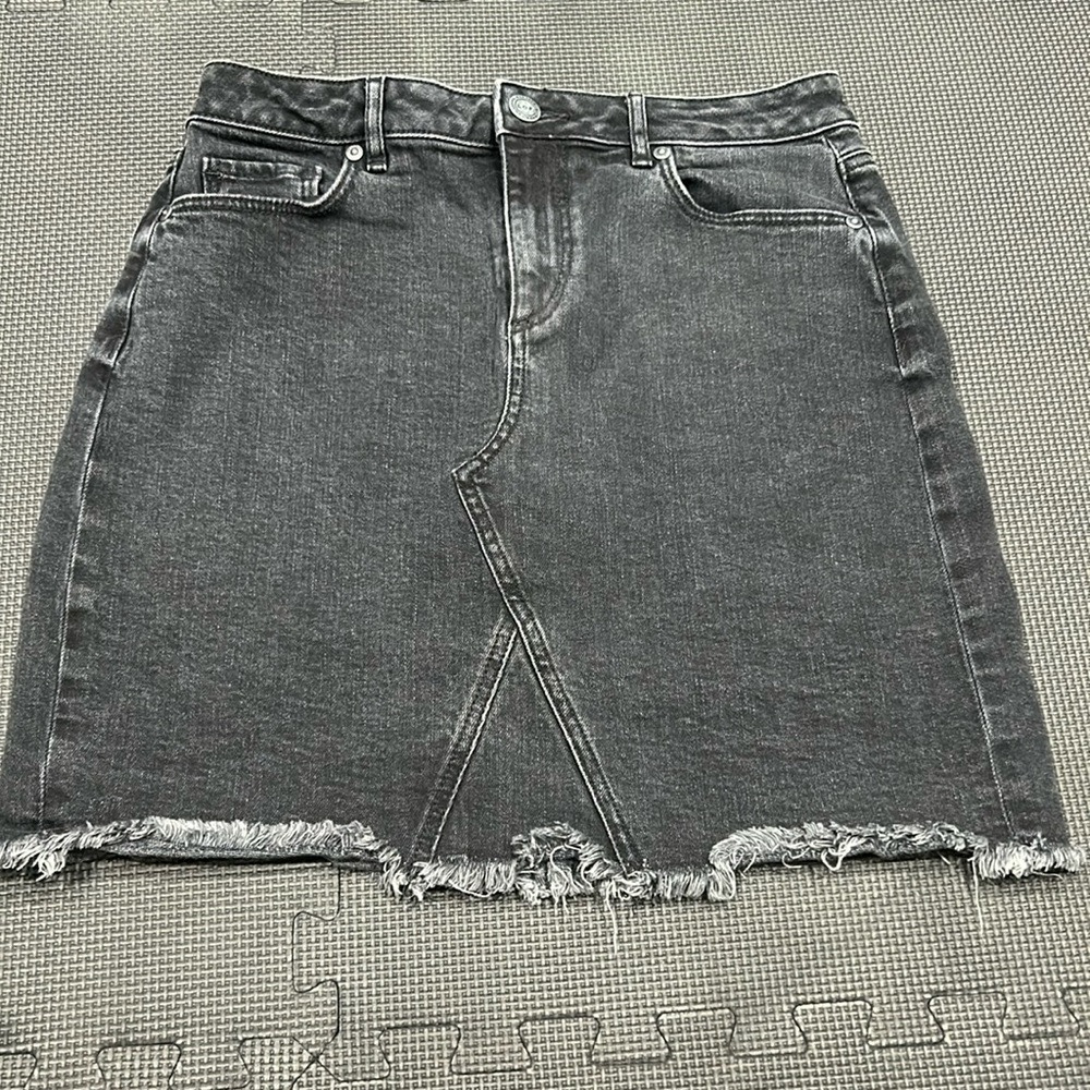 Loft black denim skirt size 4